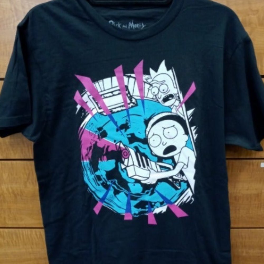Rick and Morty tee.